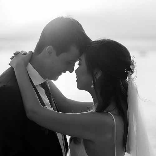 A happy couple, David from the UK and Lyn from Cebu, who found love and got married.
