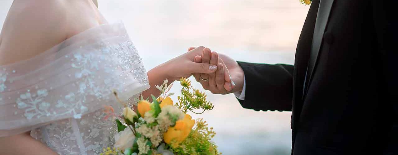 Is finding a lifelong partner in a Thai woman and building a lasting marriage after meeting online truly possible? For an ever-increasing number of couples across the globe, the answer is a definitive yes. The digital era has successfully bridged continents, connecting hearts in ways previously unimaginable. It is a widely acknowledged reality that many Thai brides are not only open to but are actively seeking meaningful relationships with foreign men. Right now, countless genuine Thai ladies are online, hoping to find a life partner to build a shared future with. If this is a journey you're considering, you are on the cusp of a life-changing adventure. This guide offers a clear roadmap to finding love in the Land of Smiles, from that initial online interaction to a lifetime of happiness. Why Thai Women Often Seek Partners from Abroad The inclination among Thai women to connect with foreign men is a significant trend rooted in a compelling mix of cultural, personal, and practical motivations. Understanding these factors is key to building a strong foundation for your relationship. A Desire for a Broader Worldview: Many Thai women are educated, curious, and ambitious, possessing a strong desire to experience cultures beyond their own. A foreign partner often represents a gateway to new languages, experiences, and a more global perspective on life. Perception of Western Men: In many cases, Western men are perceived as more romantic, emotionally expressive, and inclined to share in household responsibilities. This vision of a more egalitarian partnership can be highly appealing compared to more traditional relationship dynamics. Seeking Stability and Mutual Respect